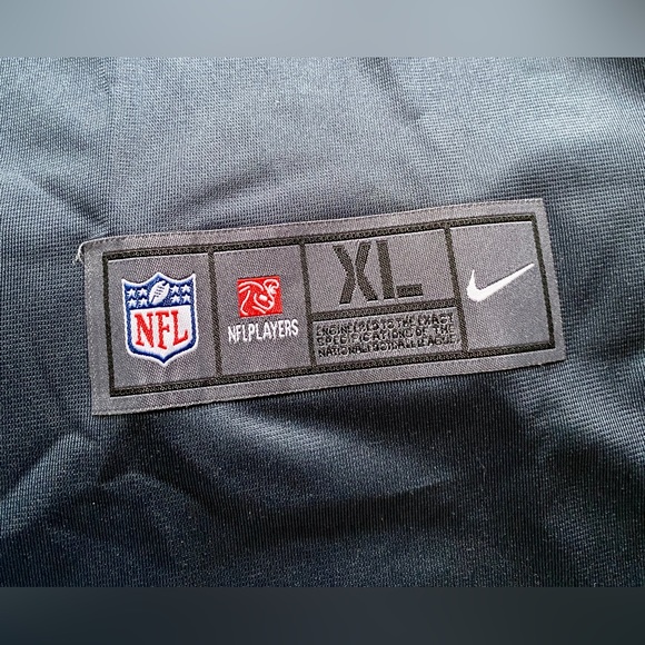 NFL Patriot’s Mac Jones #10 Jersey Men’s XL - Picture 4 of 5